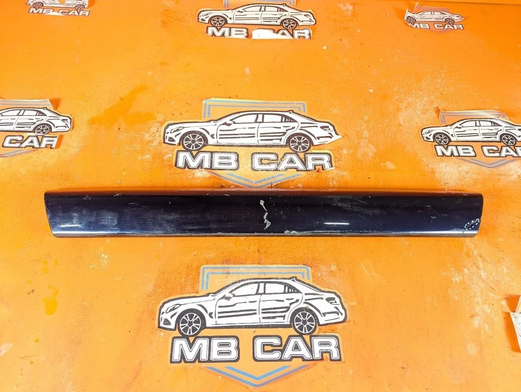 Накладка крышки багажника Mercedes-Benz