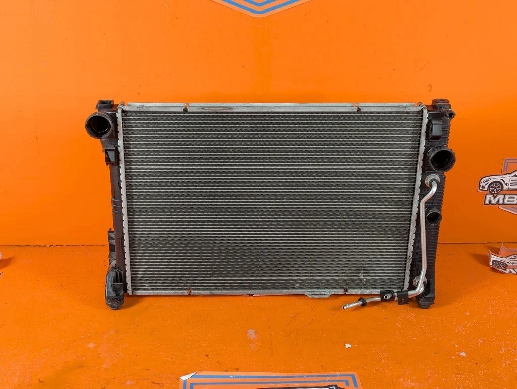 Радиатор Mercedes-Benz
