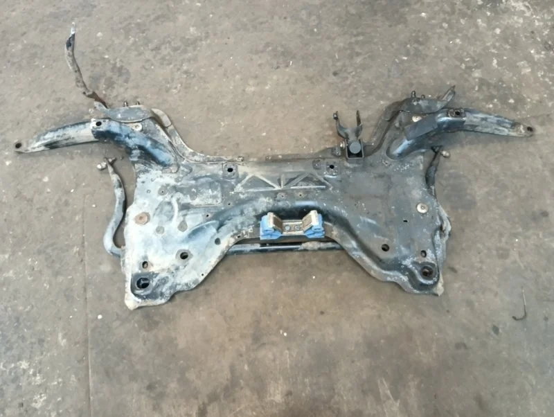 Балка подрадиаторная Peugeot 308 2008 4E