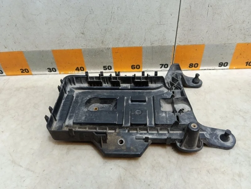 Площадка под акб Volkswagen Passat B6