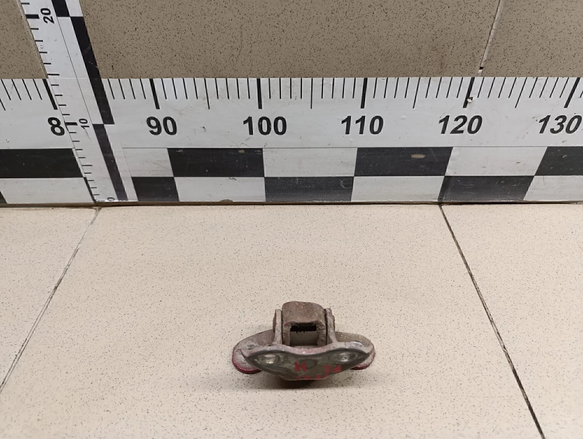 Петля двери передней левой нижняя Corolla E15 2006-2013