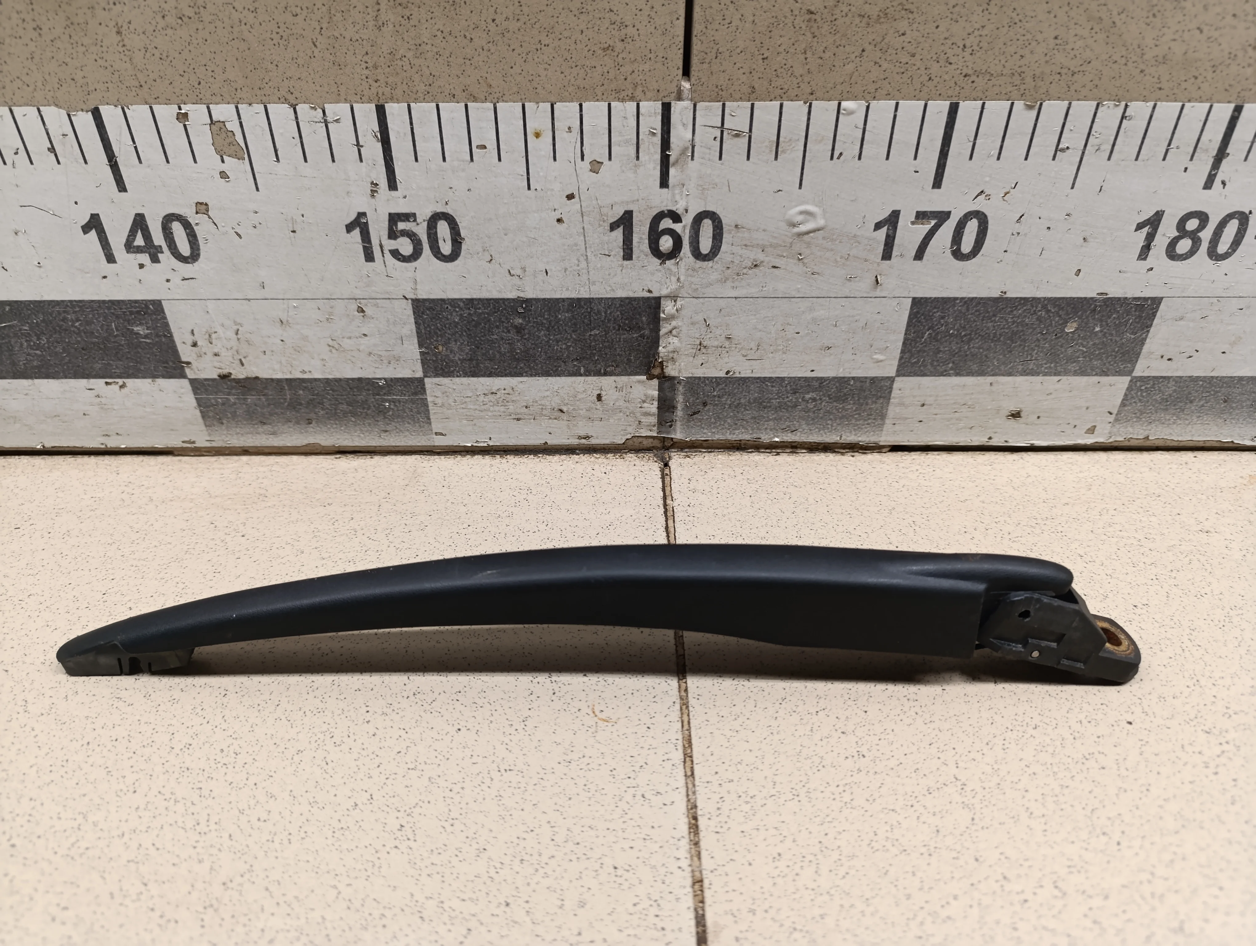 Поводок стеклоочистителя заднего Sandero 2009-2014