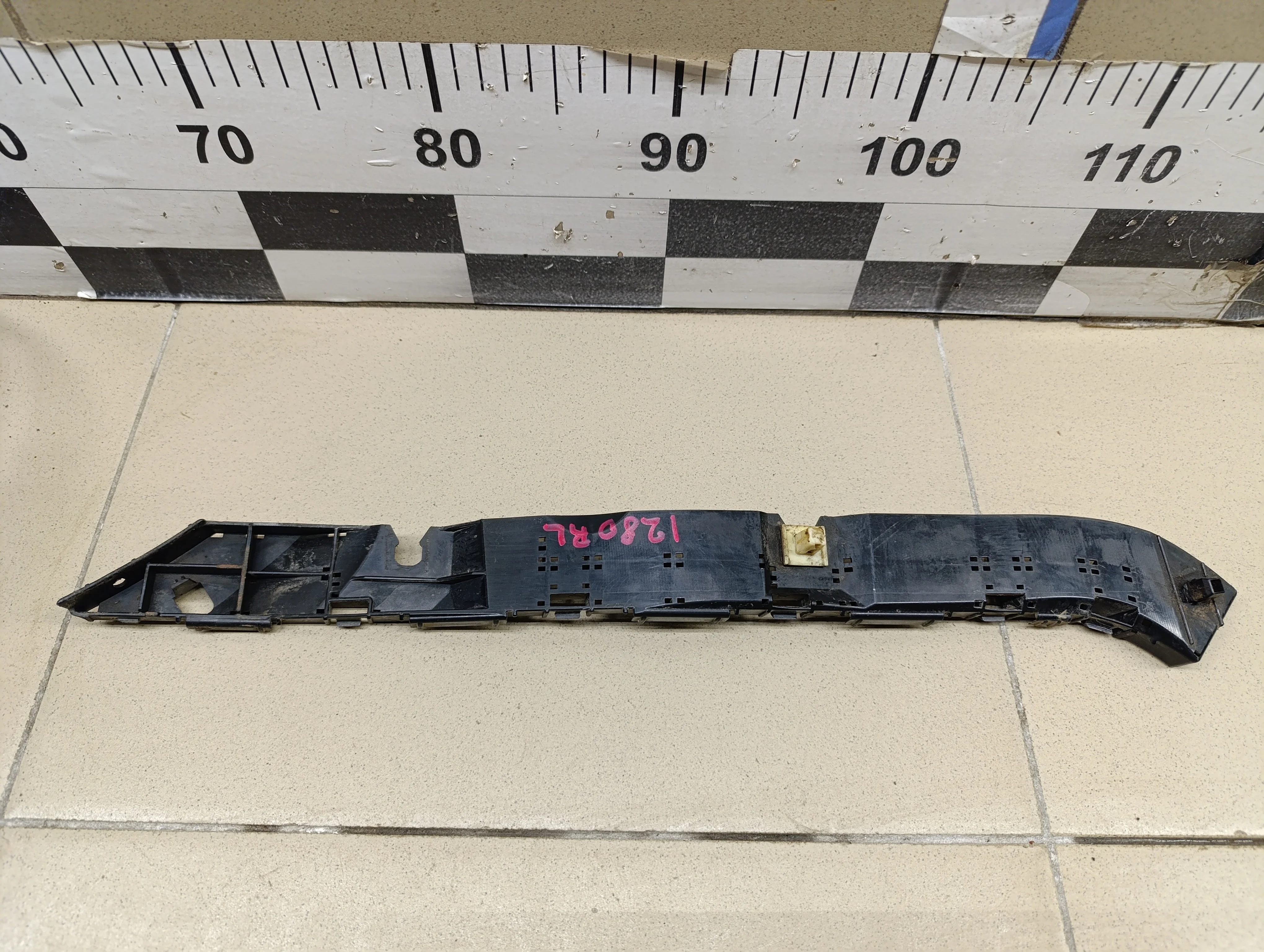 Направляющая заднего бампера левая Forester (S12) 2008-2012