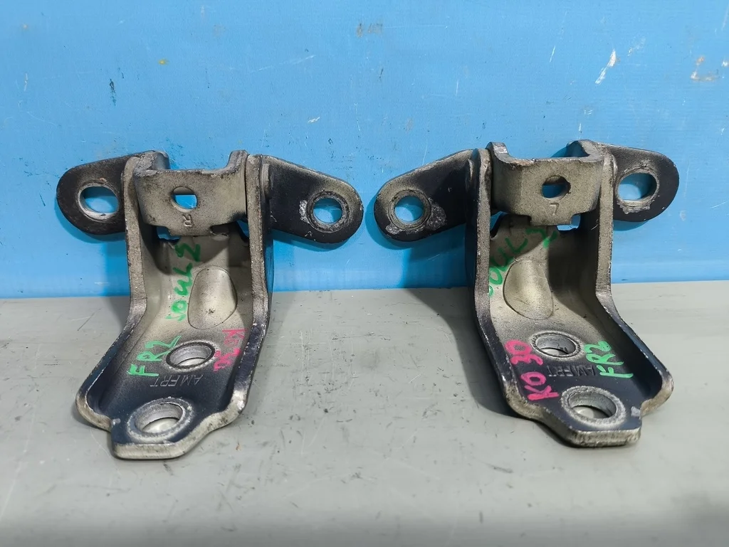 петли двери Kia SOUL 2 2013-2016  04.11.2014