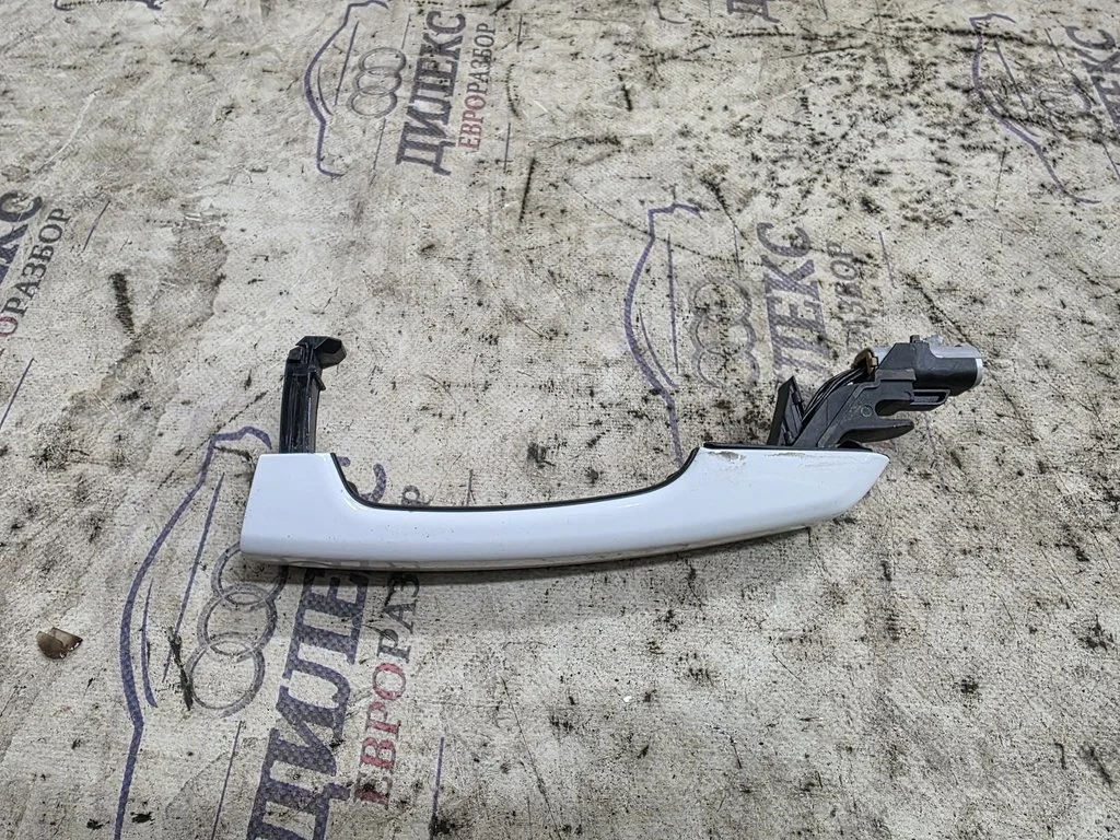 ручка двери наружная Land Rover Discovery Sport - -