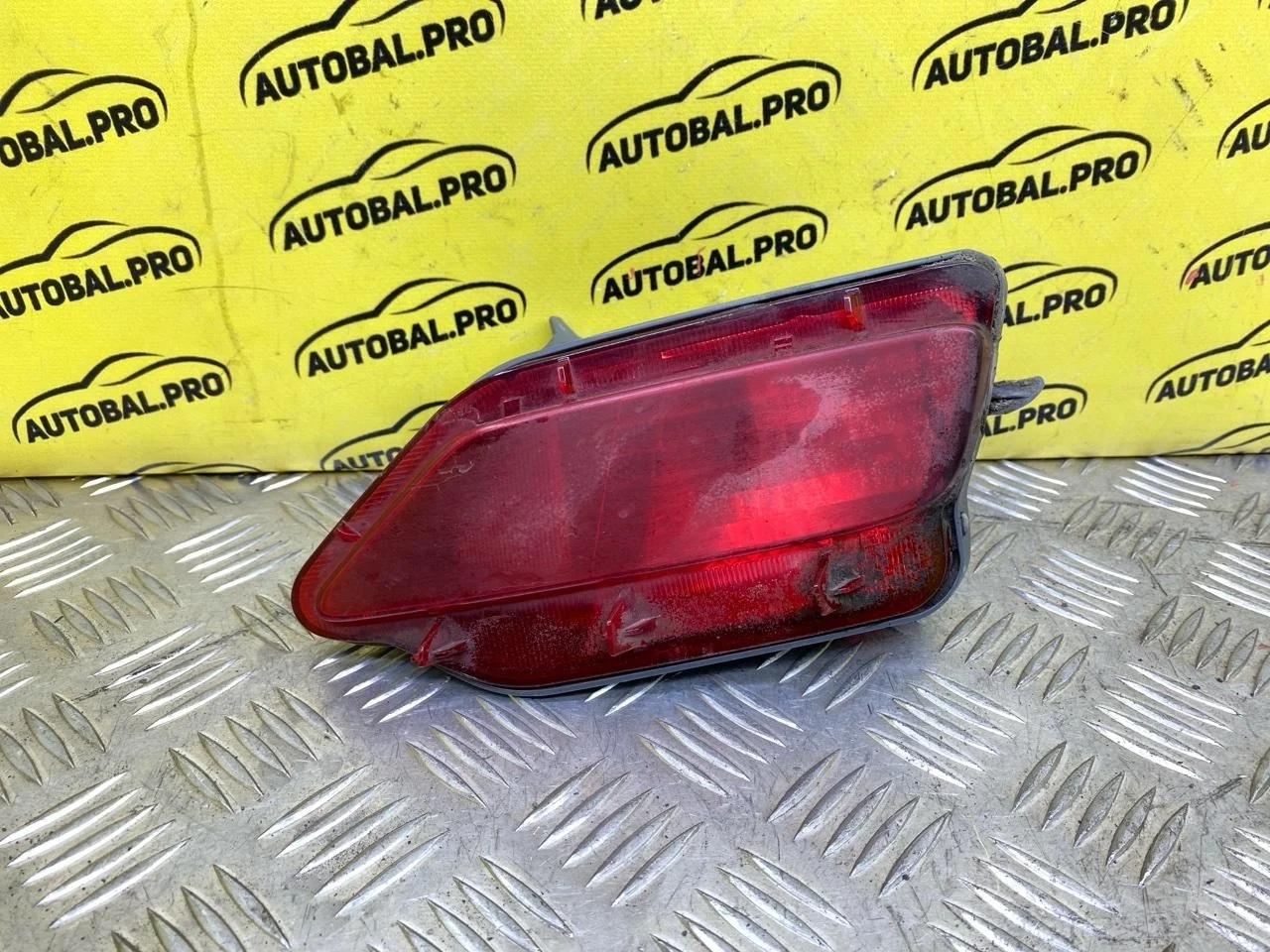 Фонарь противотуманный правый Toyota Rav 4 (CA40) (2012-2019) 2013 8148042050 2.2 D 2ADFTV, задний