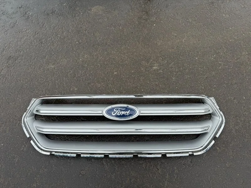 Решетка радиатора Ford Kuga 2017
