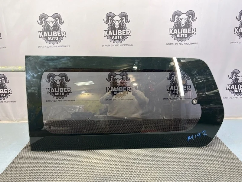 Стекло кузовное Hyundai Grand Starex/H1 2012 878404H031 GDB86 2.5 D4CB, заднее левое