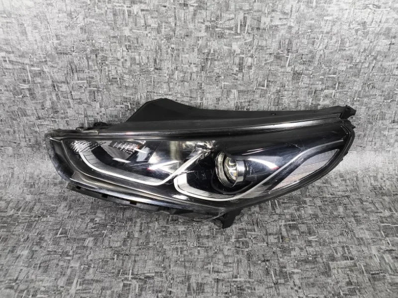 Фара левая Hyundai Sonata LF