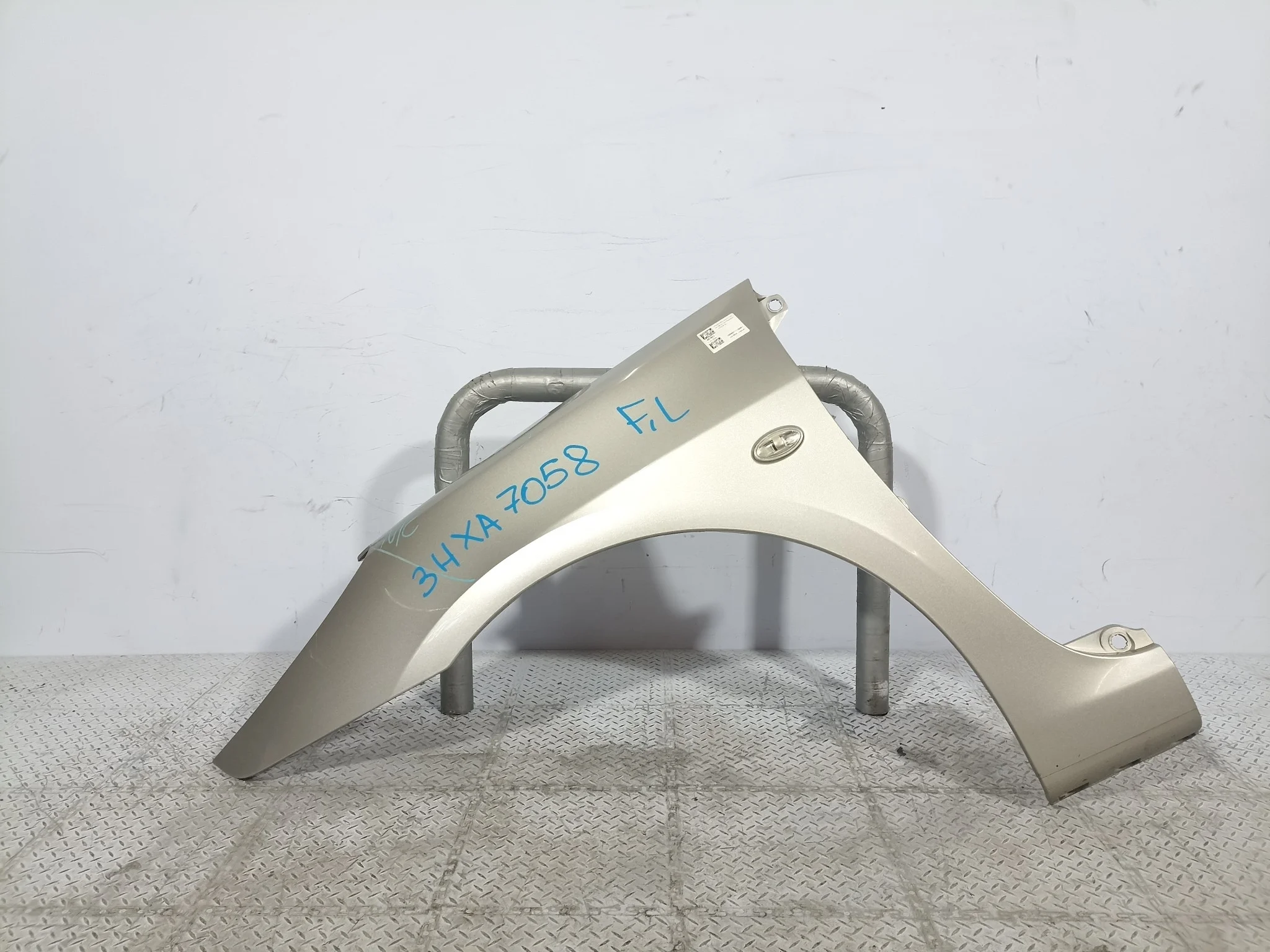 КРЫЛО PEUGEOT 307 7840R0 ПЕРЕДНЕЕ ЛЕВОЕ  серый XA7058