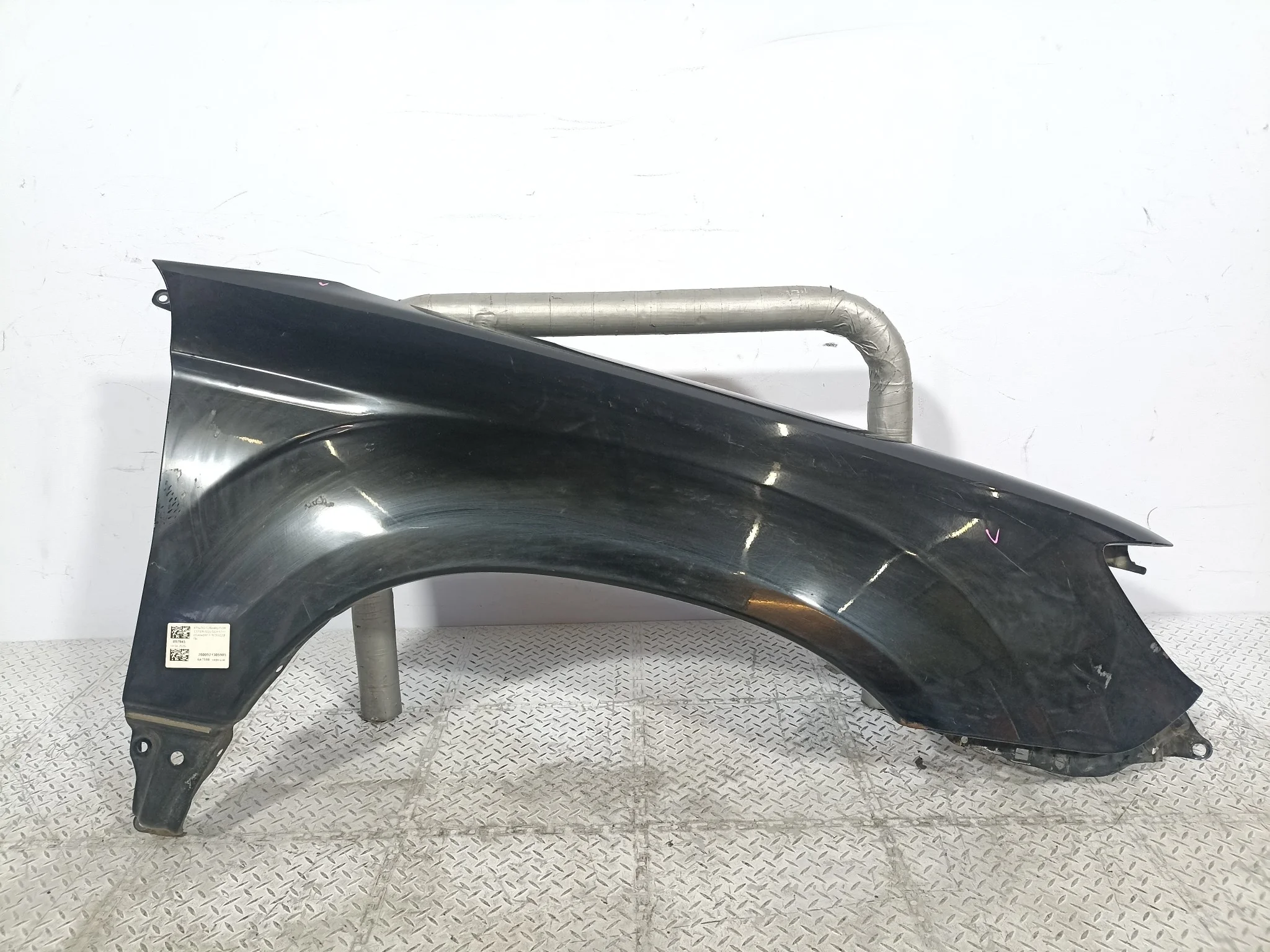 КРЫЛО SUBARU FORESTER 57110SA0409P ПЕРЕДНЕЕ ПРАВОЕ  черный, 32J XA7598