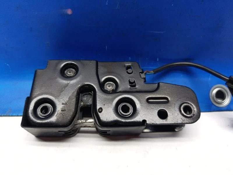 Замок капота Audi Q5 2012 8K0823509D 8R 3.0 CTVA