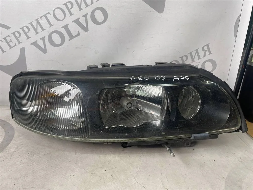 Фара правая ксенон VOLVO S60 2000-2009