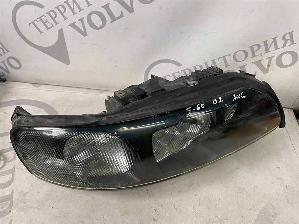 Фара правая ксенон VOLVO XC70 2000-2007