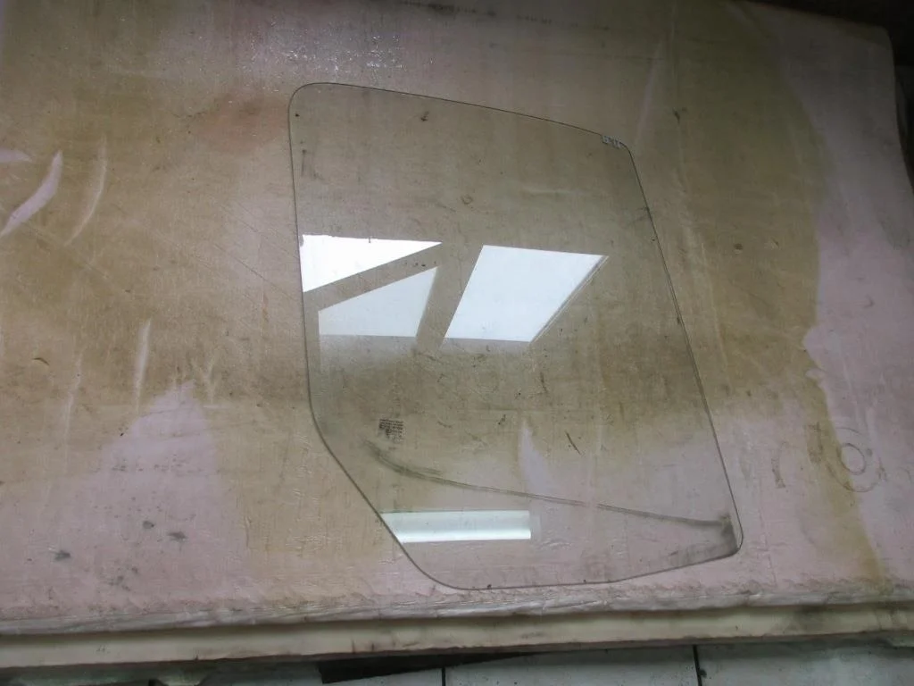 Стекло переднее правое Mercedes-Benz