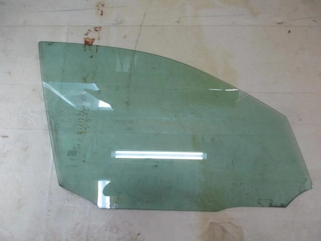 Стекло переднее правое Mercedes-Benz