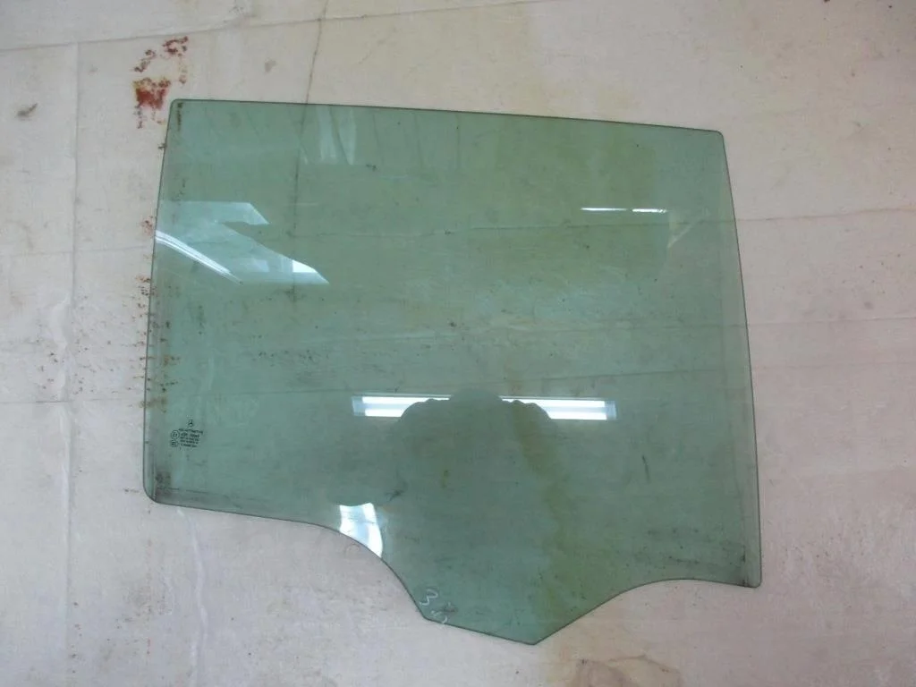Стекло заднее правое Mercedes-Benz