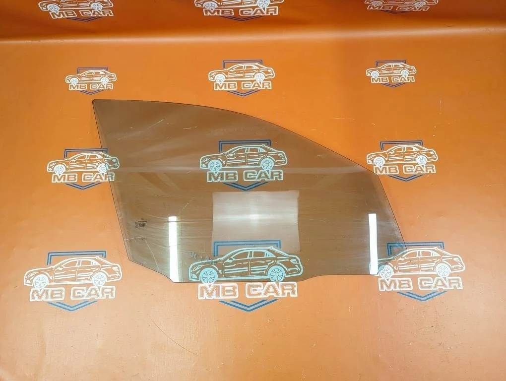Стекло переднее правое Mercedes-Benz