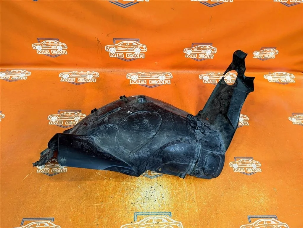 Подкрылок передний правый, задняя часть Mercedes-Benz