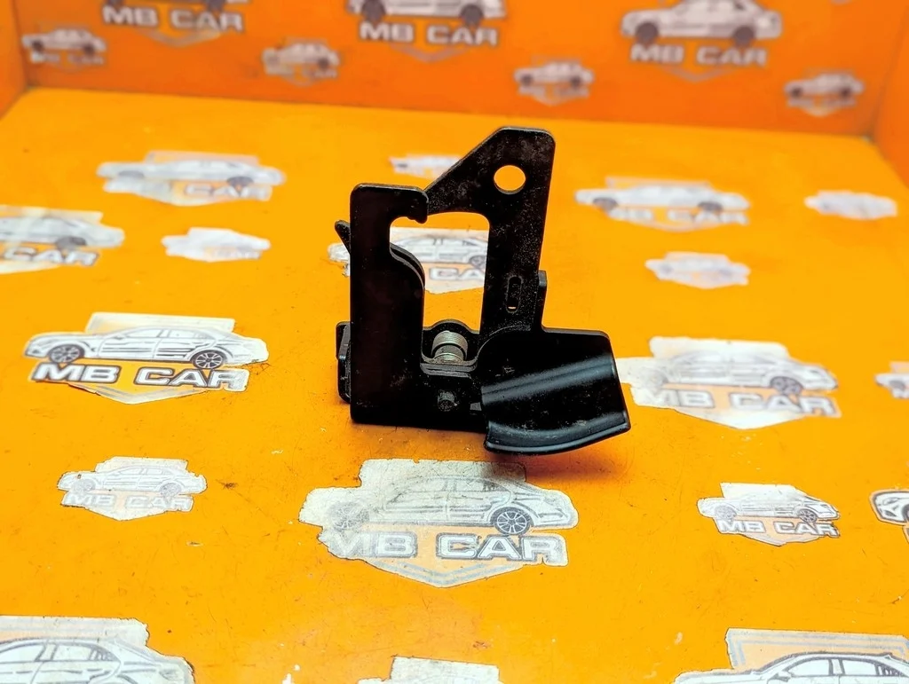 Замок капота Mercedes-Benz