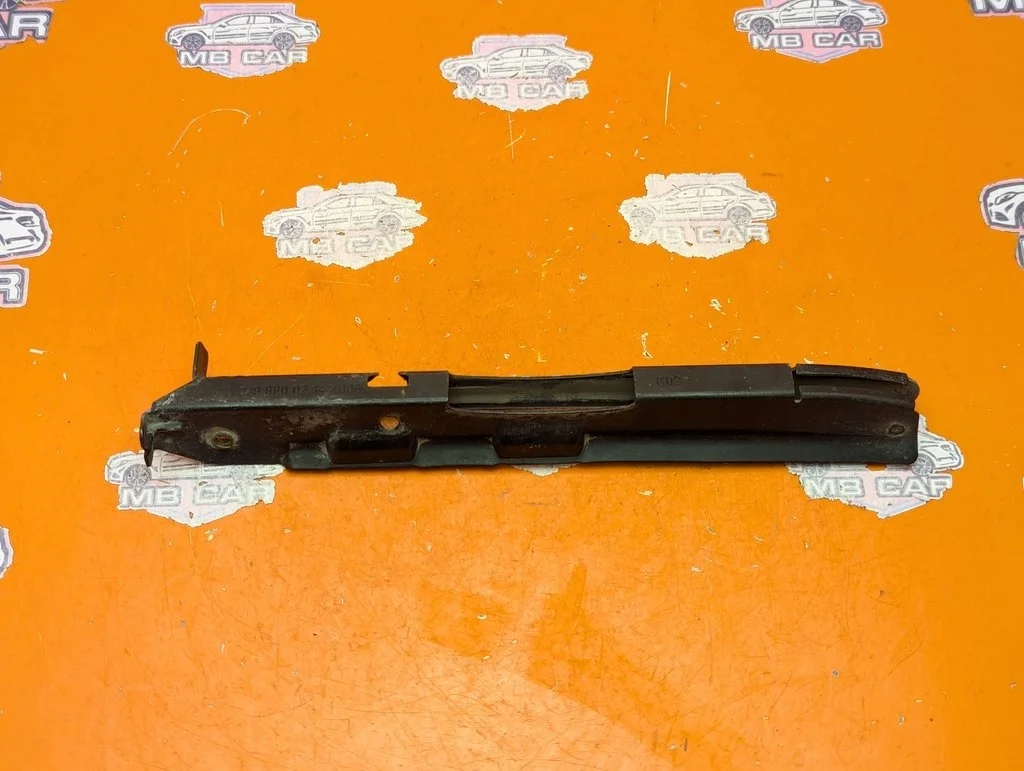 Кронштейн крепления бампера Mercedes-Benz