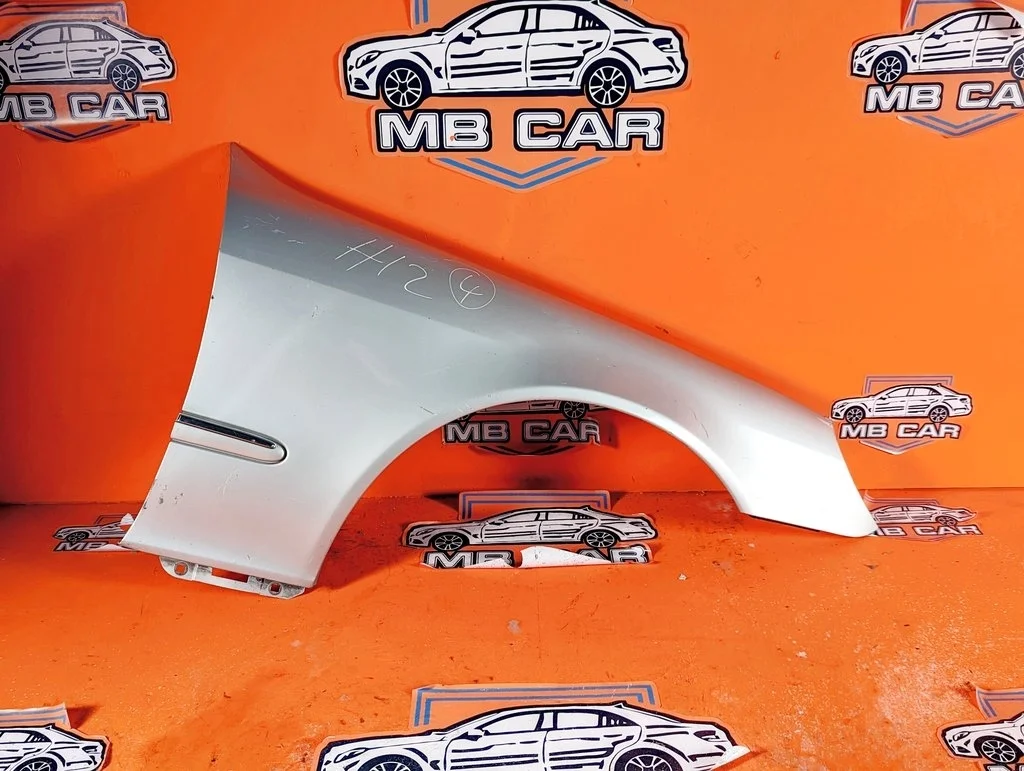 Крыло переднее правое Mercedes-Benz
