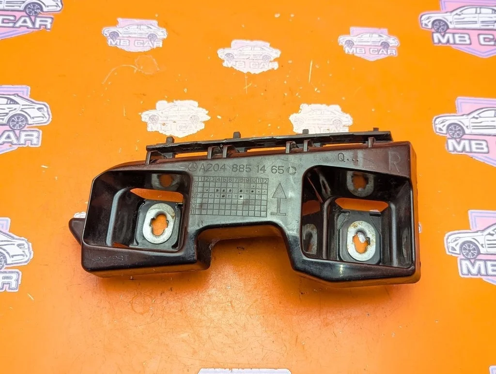 Кронштейн крепления бампера Mercedes-Benz