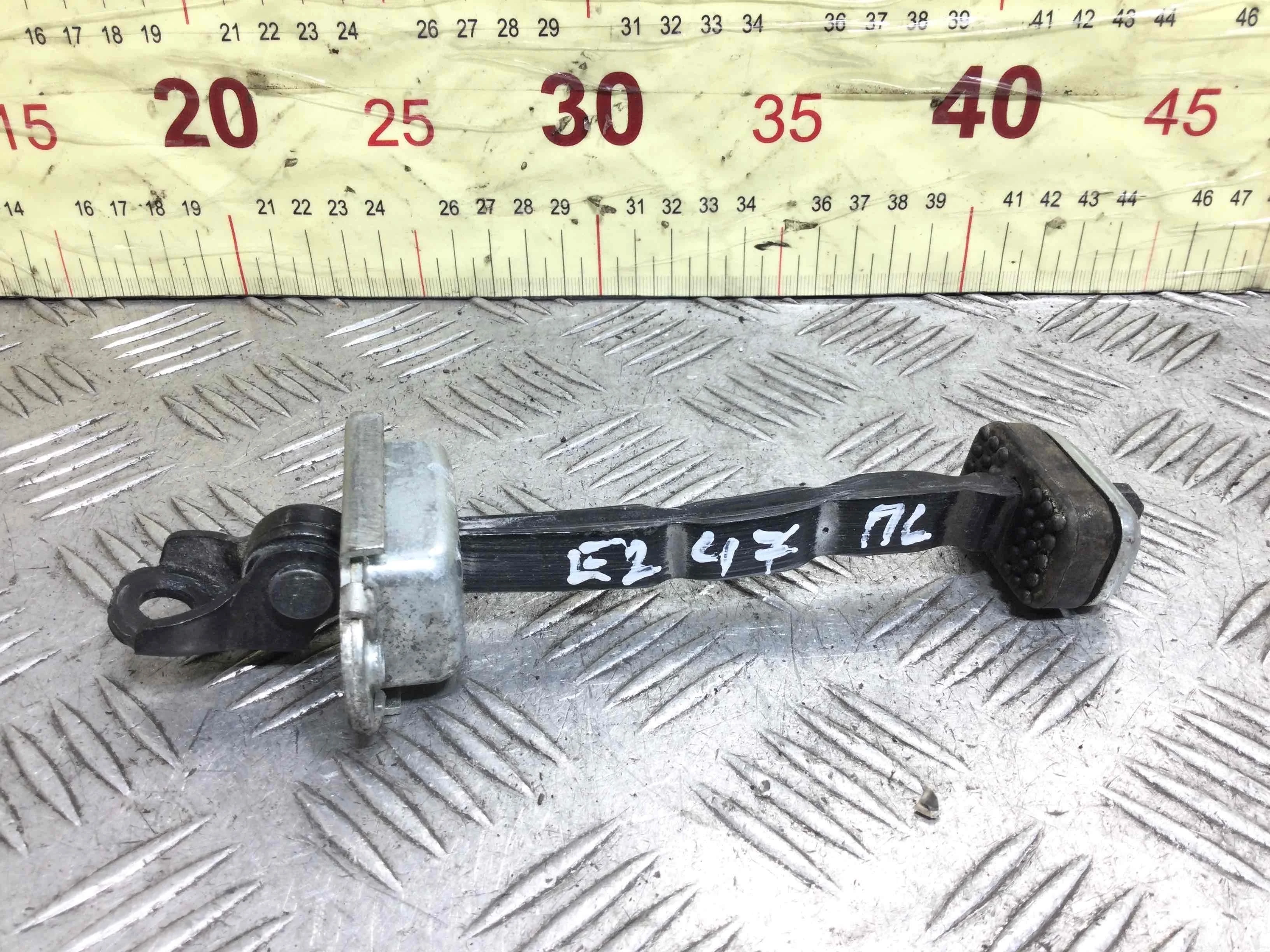 Ограничитель открывания двери передней Honda CR-V 3 поколение [рестайлинг] (2009-2012) бензин 2.0 i Автомат Кроссовер