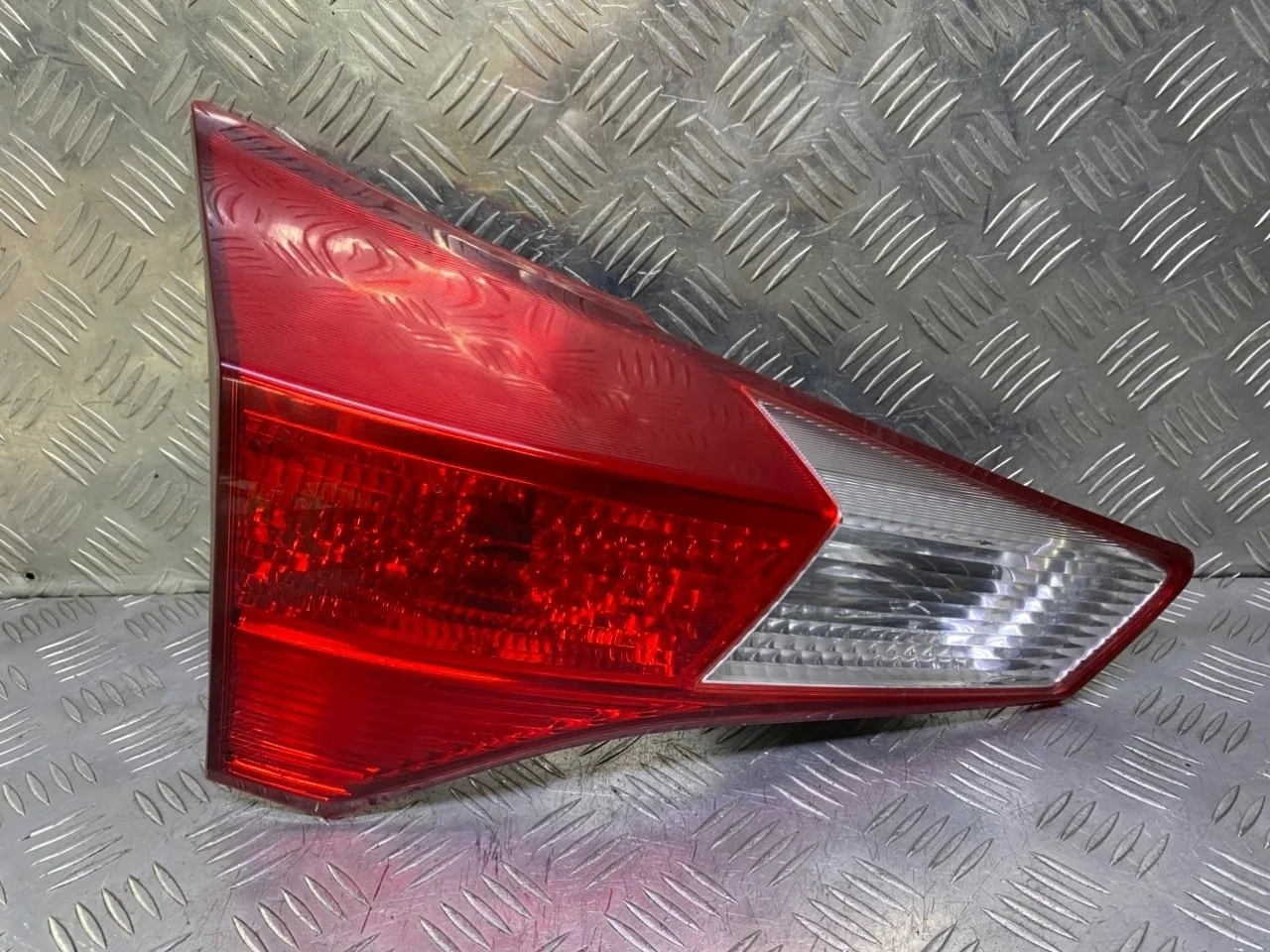 Фонарь задний левый Toyota Rav 4 (CA40) (2012-2019) 2014 8159342010 2.0 D 1ADFTV