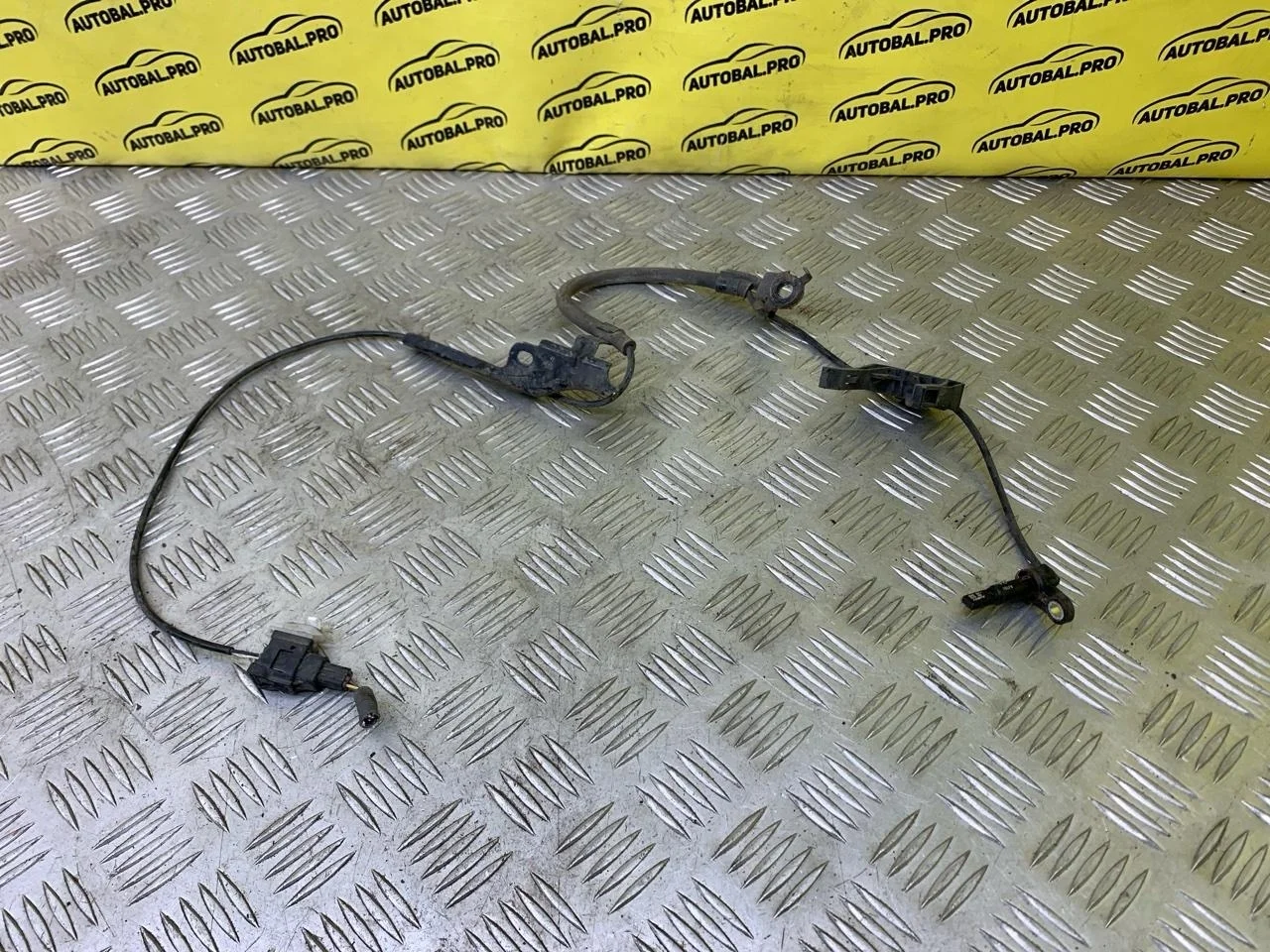 Датчик ABS передний правый Lexus RX 450H IV (2015-2022) 2020 8954248060 ВНЕДОРОЖНИК 3.5 I 2GRFXS