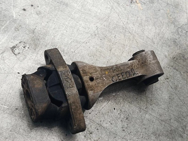 Опора акпп Kia Ceed 2 2012-2015 JD