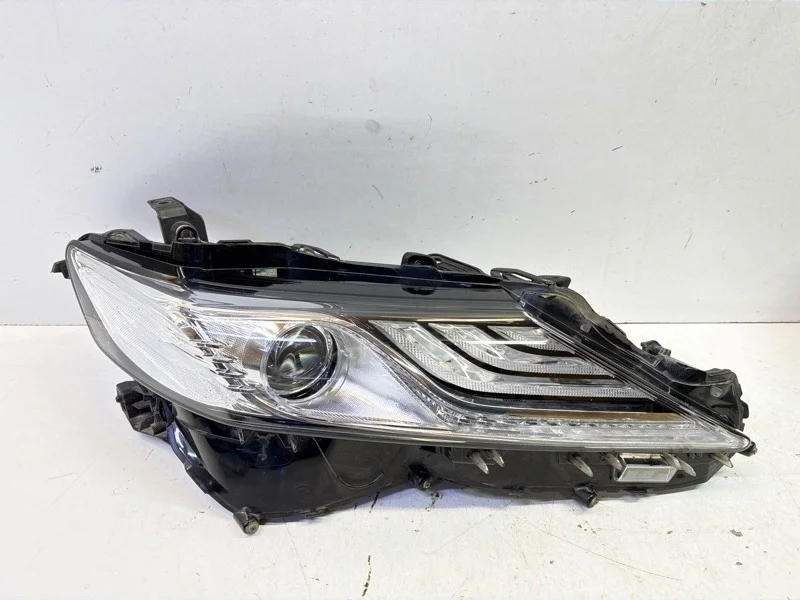 Фара Toyota Camry 2021-2024 V70