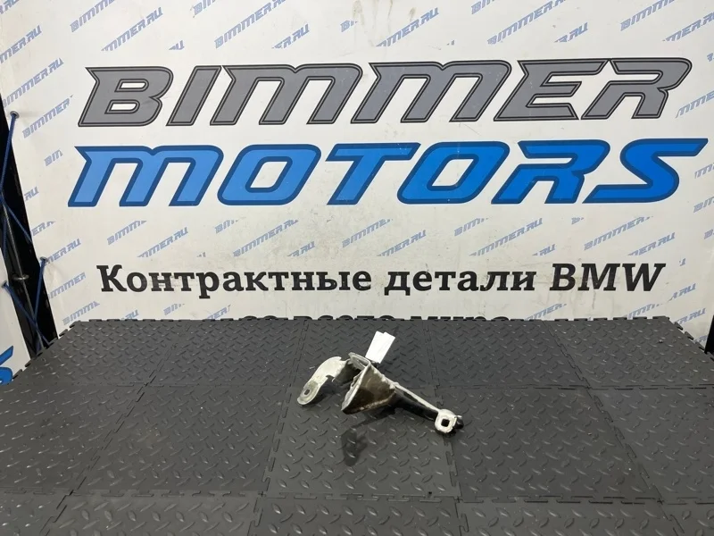 Кронштейн крыла BMW X3 2013 41357267327 F25 N20B20A, левый