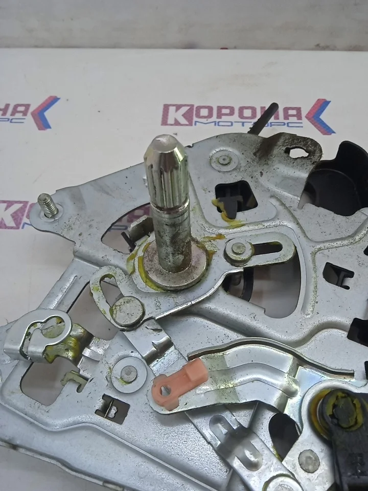 Замок двери задней правой Б/У Б/У Оригинал