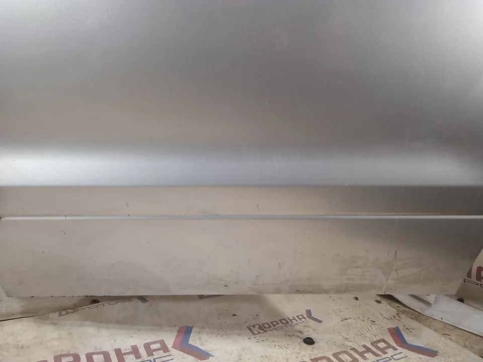 Дверь передняя правая (без молдинга) 760044H020 Б/У Мелкие потёртости царапинка