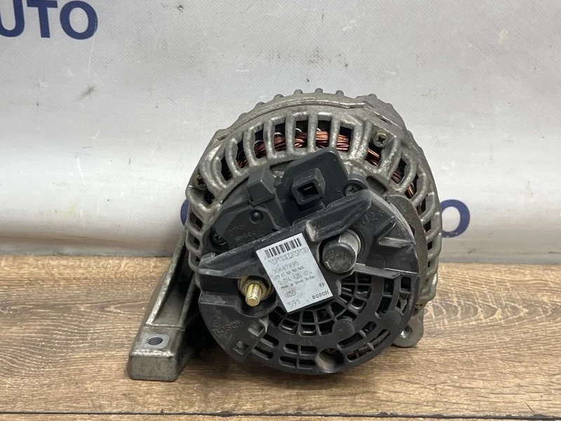 Генератор Volvo XC90 30667895 XC90 2.5 B5254T2
