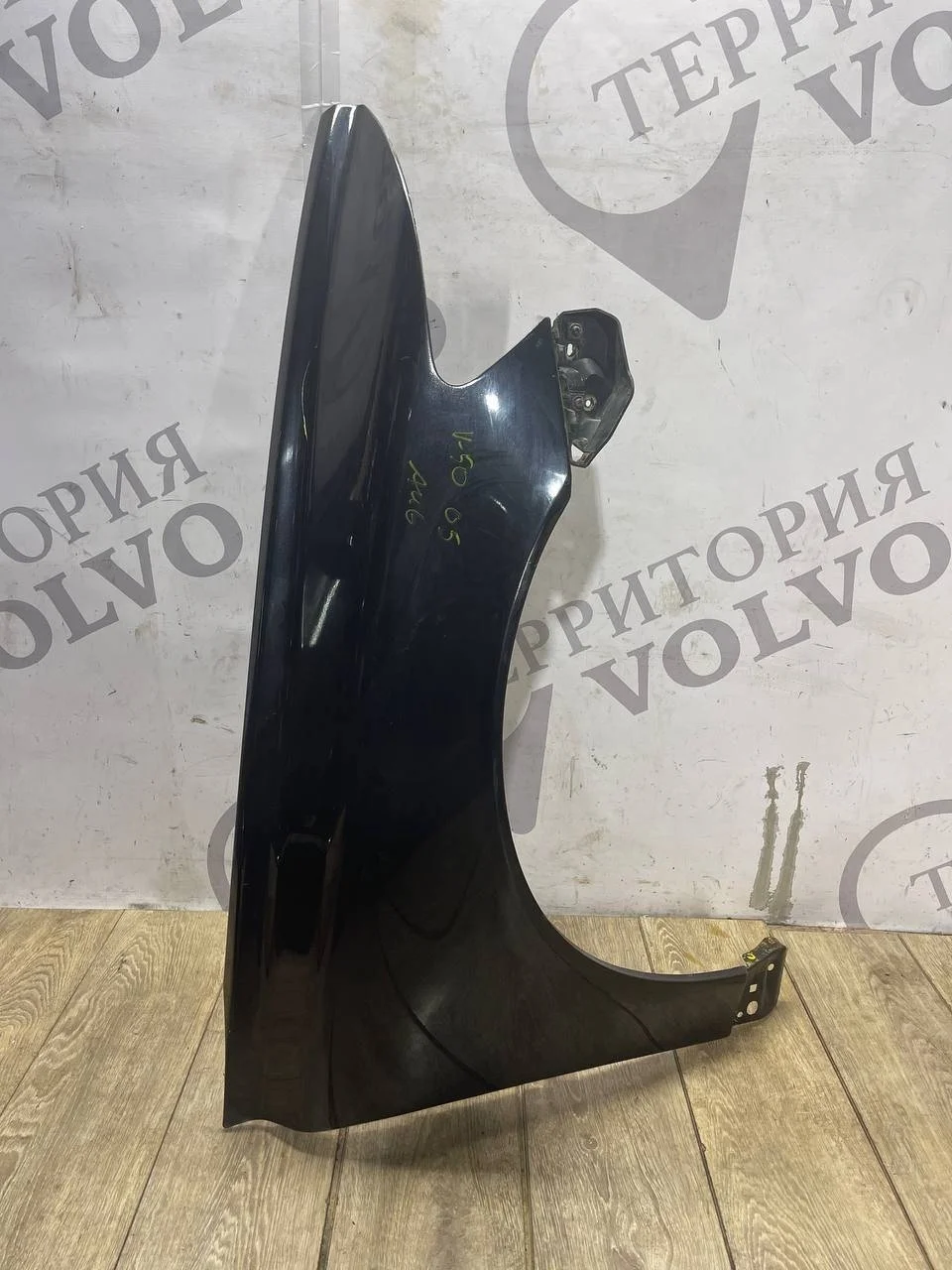 Крыло переднее правое VOLVO S40 2004-2012