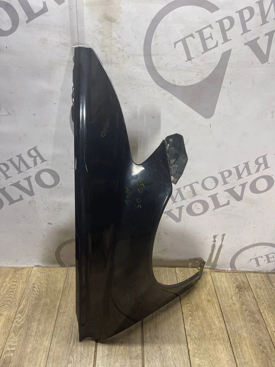 Крыло переднее правое VOLVO S40 2004-2012