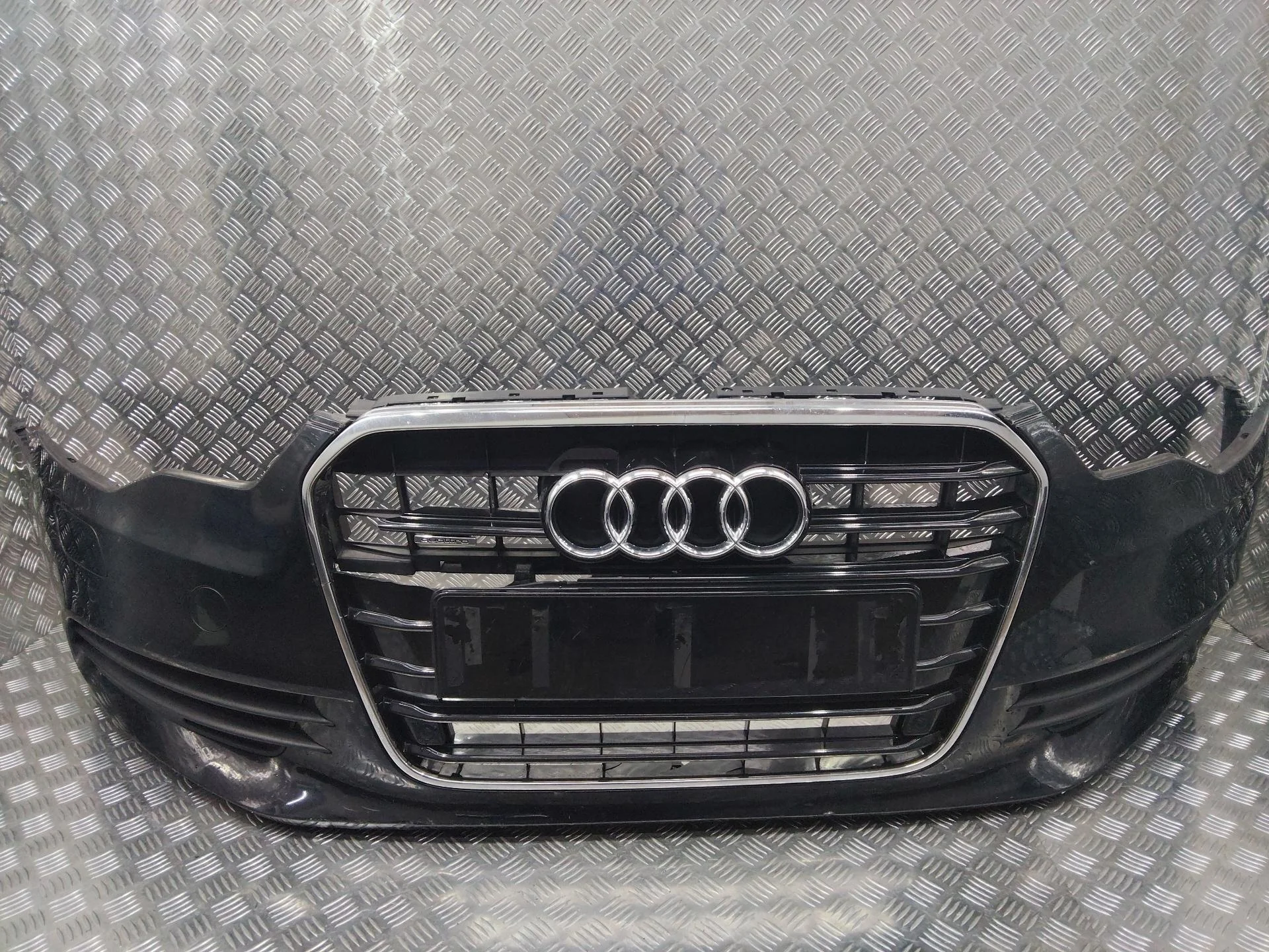 бампер передний Audi A6 4G/C7  2011