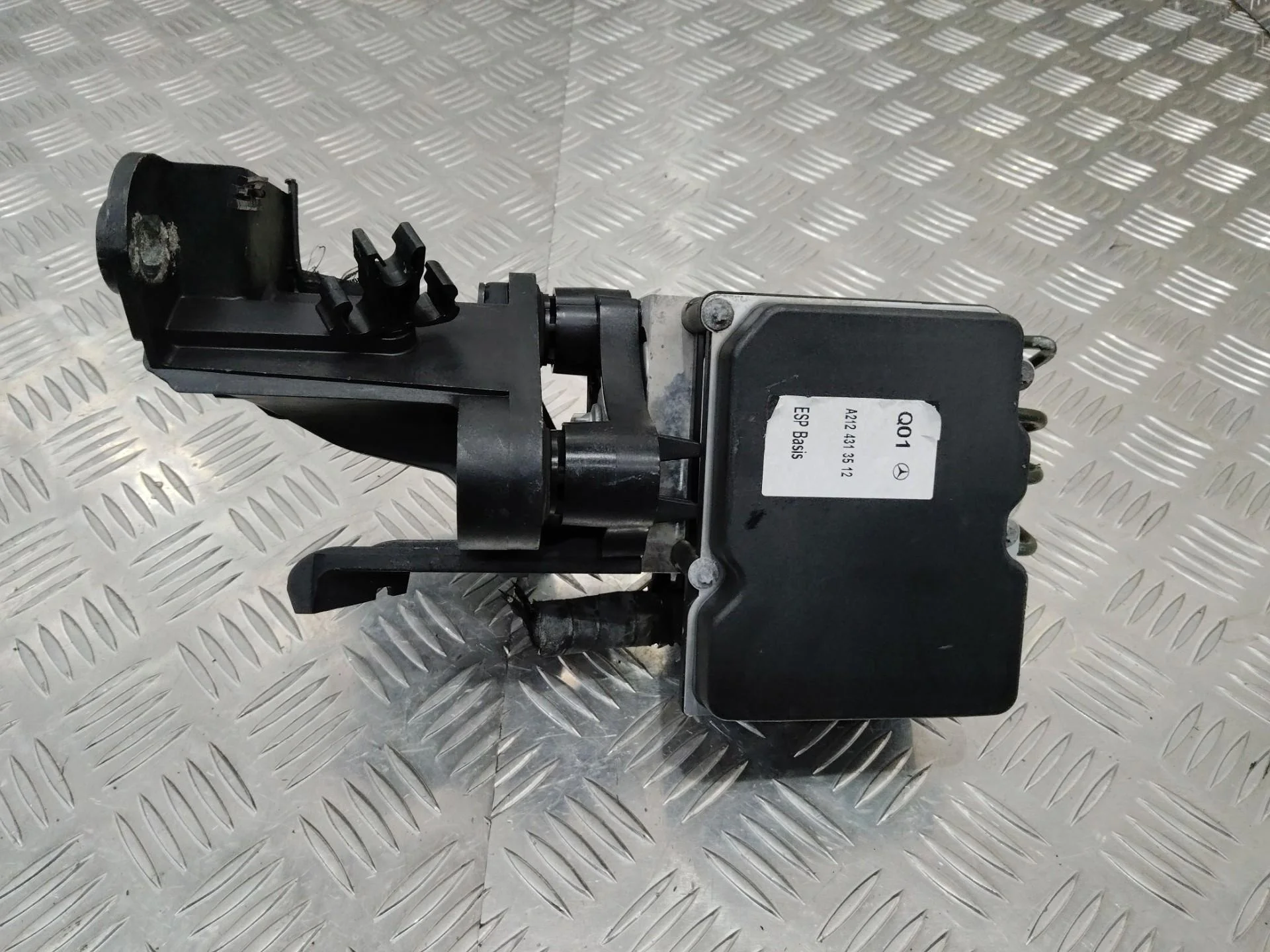 блок ABS Mercedes-Benz E W212/S212/C207/A207  2011