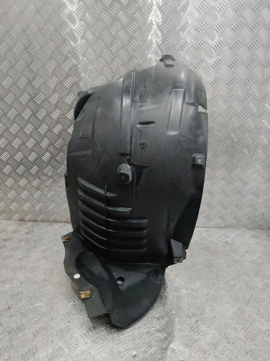 передняя часть подкрылка переднего левого Mercedes-Benz E W212/S212/C207/A207  2011