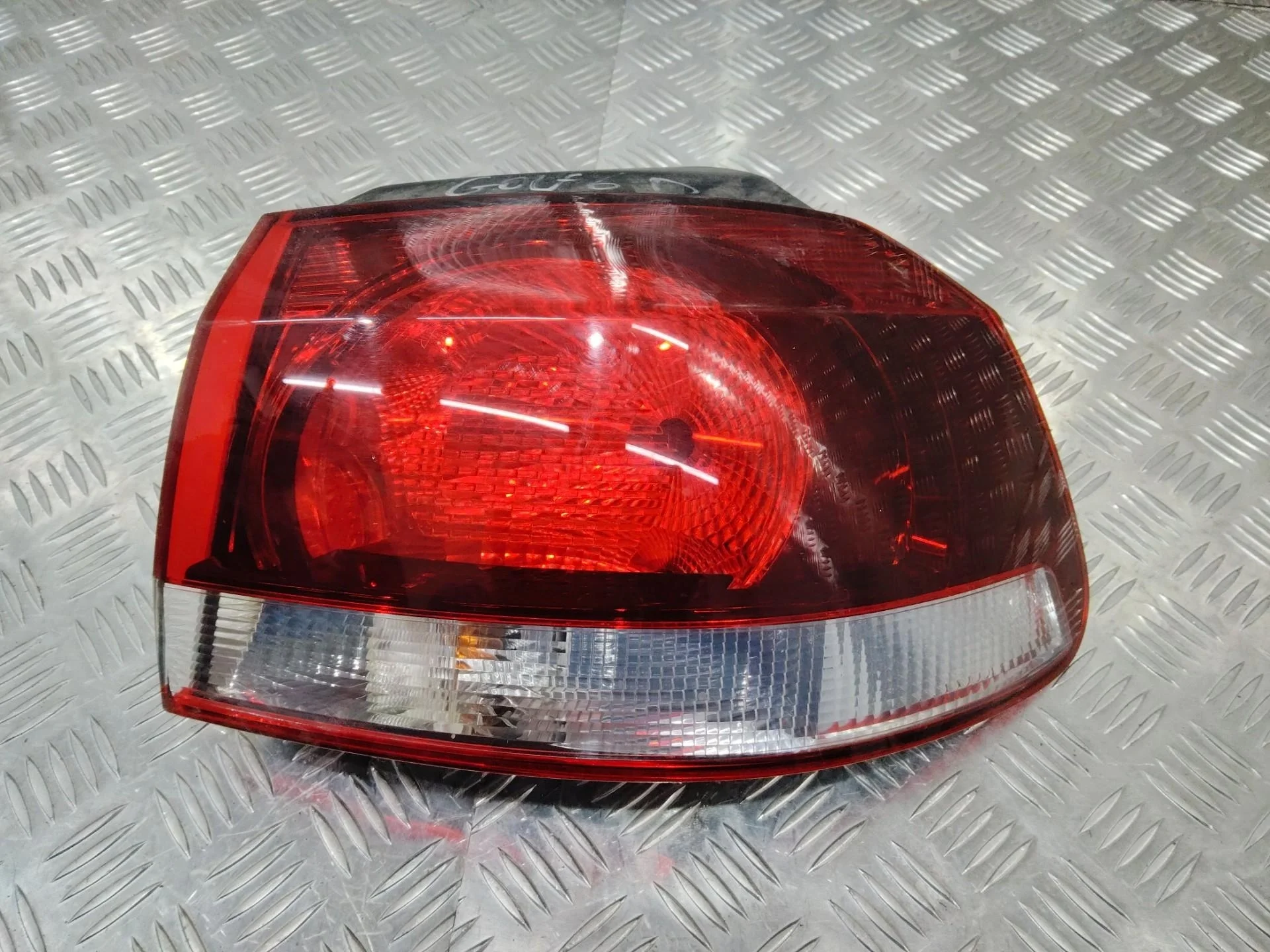 фонарь задний правый Volkswagen Golf 6  2009