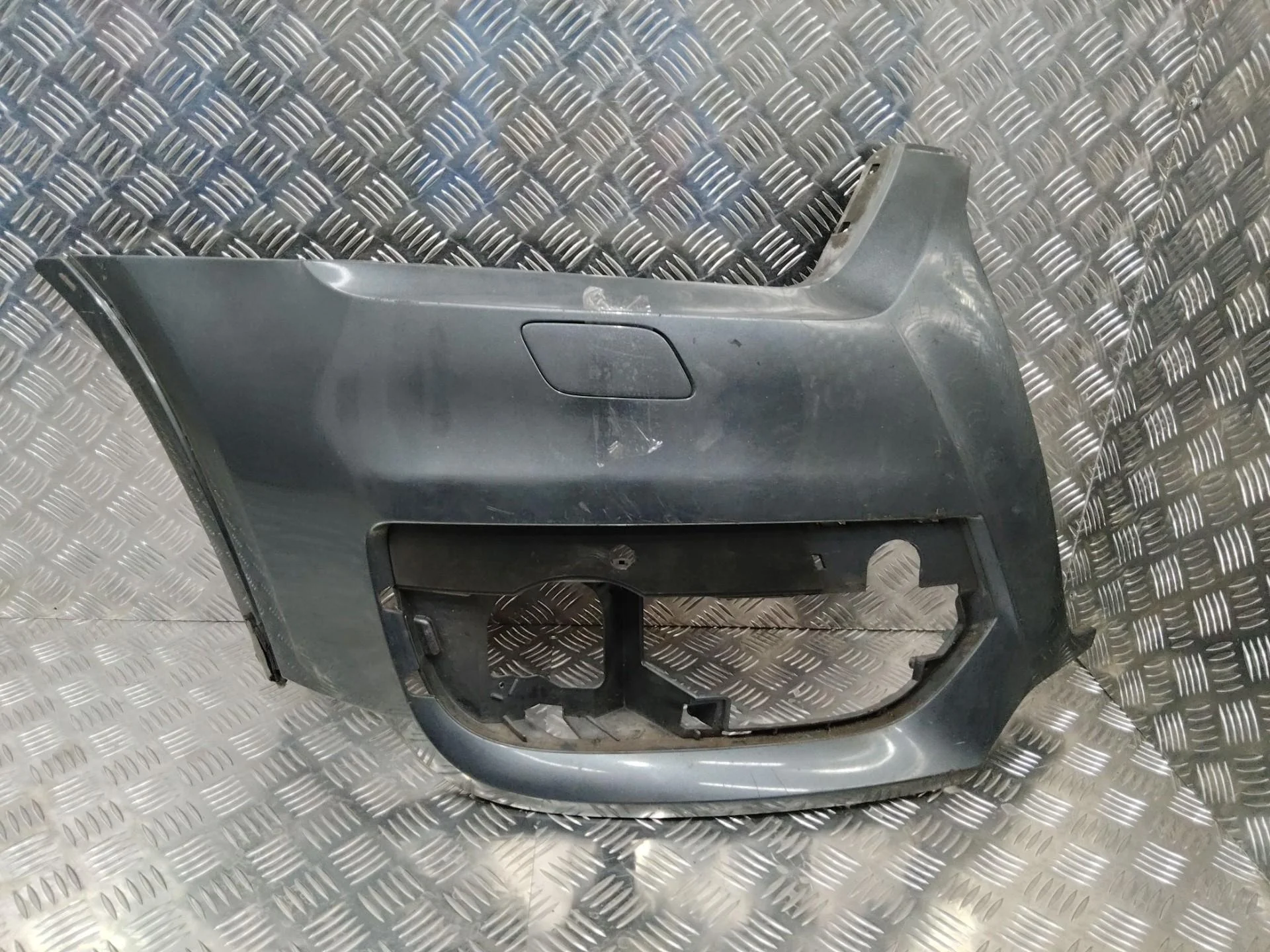 бампер передний Audi Q3 8U  2012