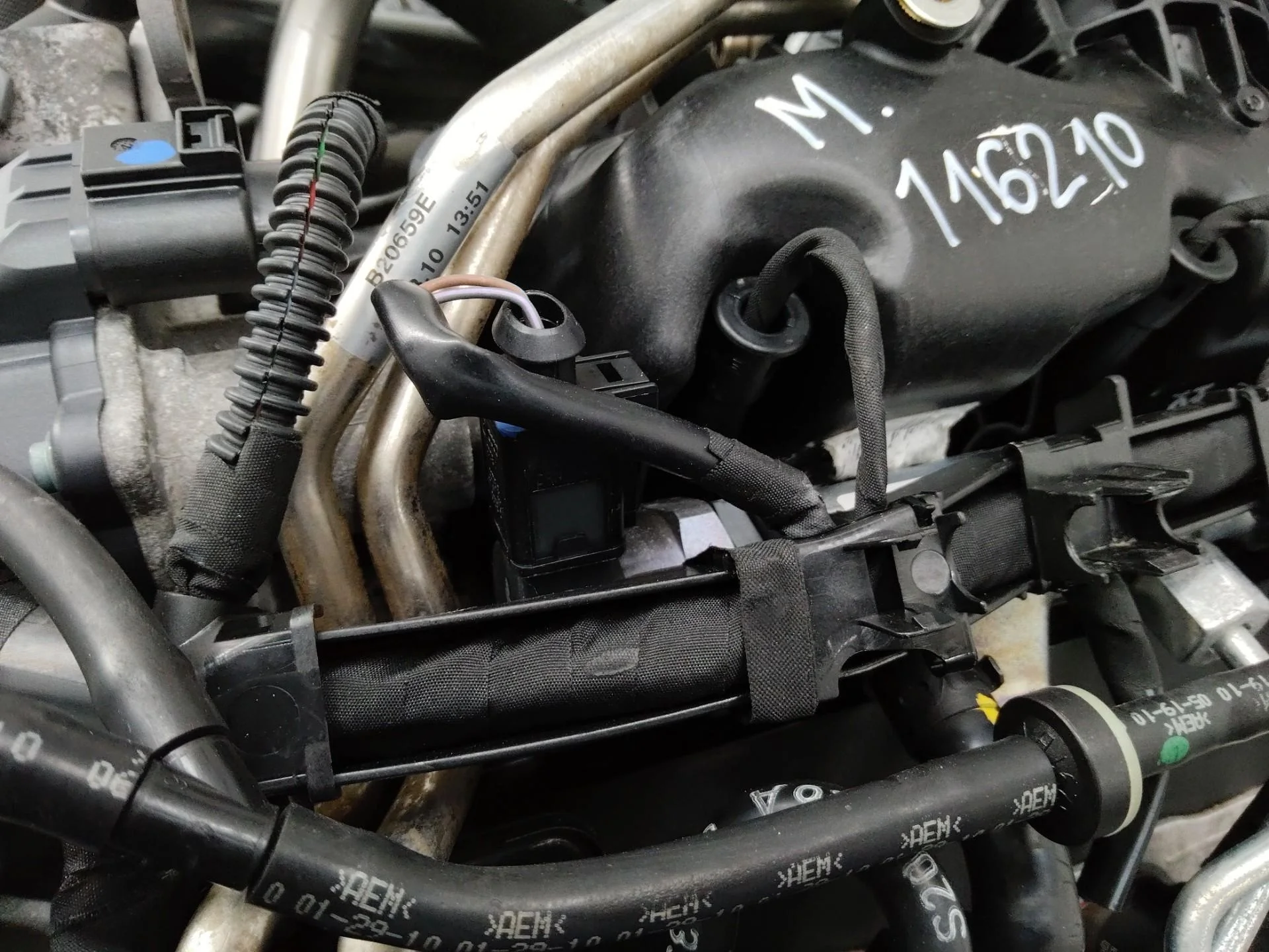 pегулятор давления топлива Audi A6 4F/C6  2010