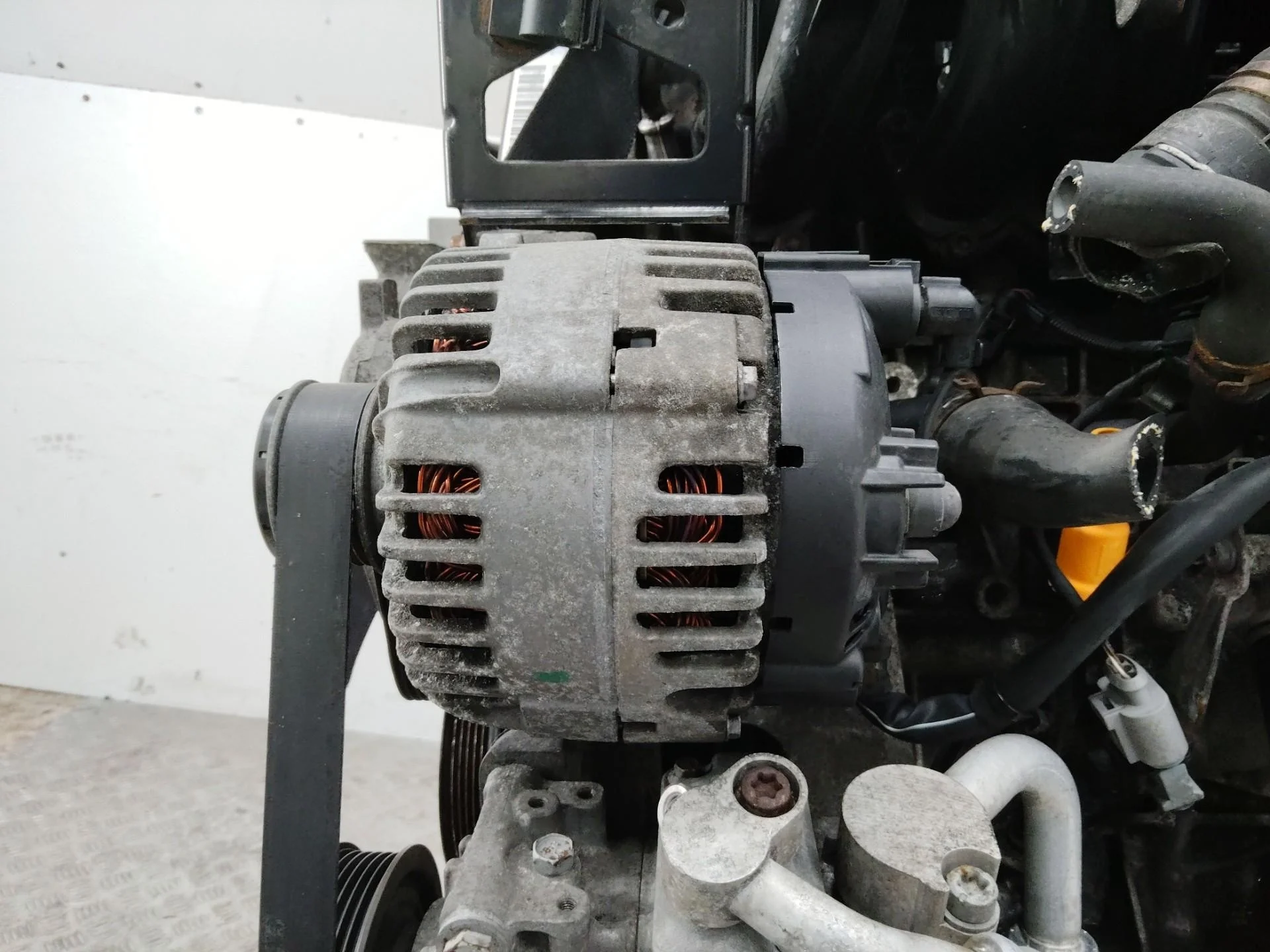 генератор Volkswagen Golf 5  2006 BSE