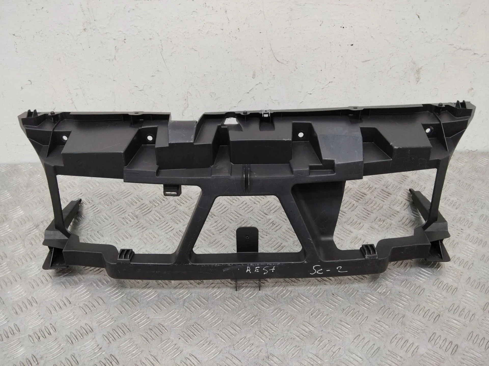 передняя панель (телевизор) Renault Scenic 2  2006