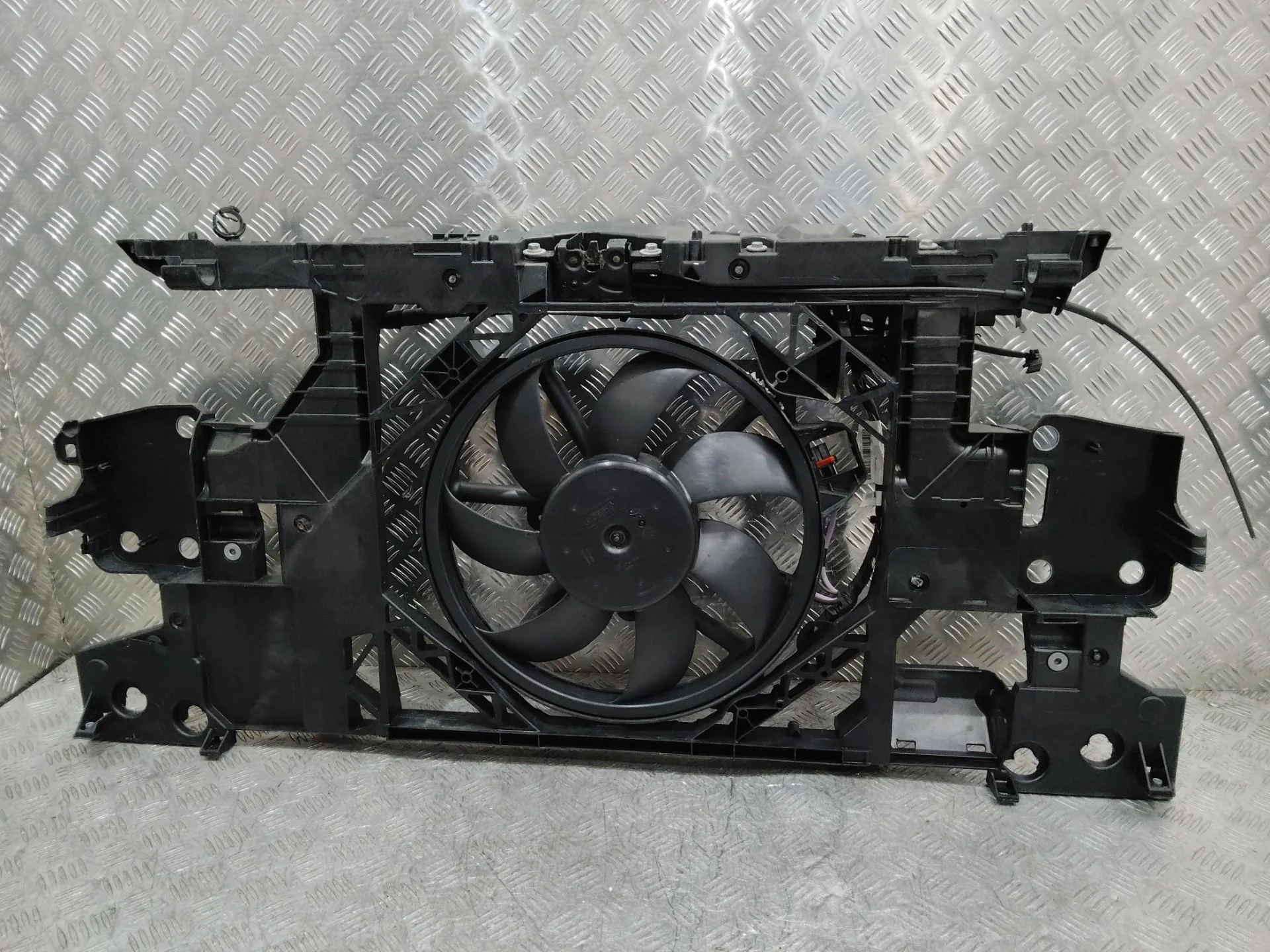 передняя панель (телевизор) Renault Megane 3  2013