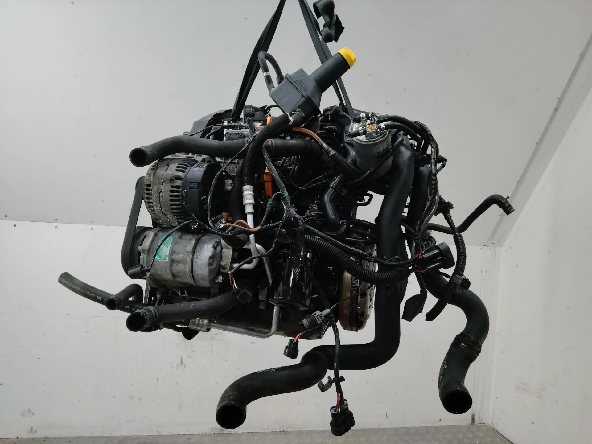 двигатель в сборе Volkswagen Sharan  1999 AHU