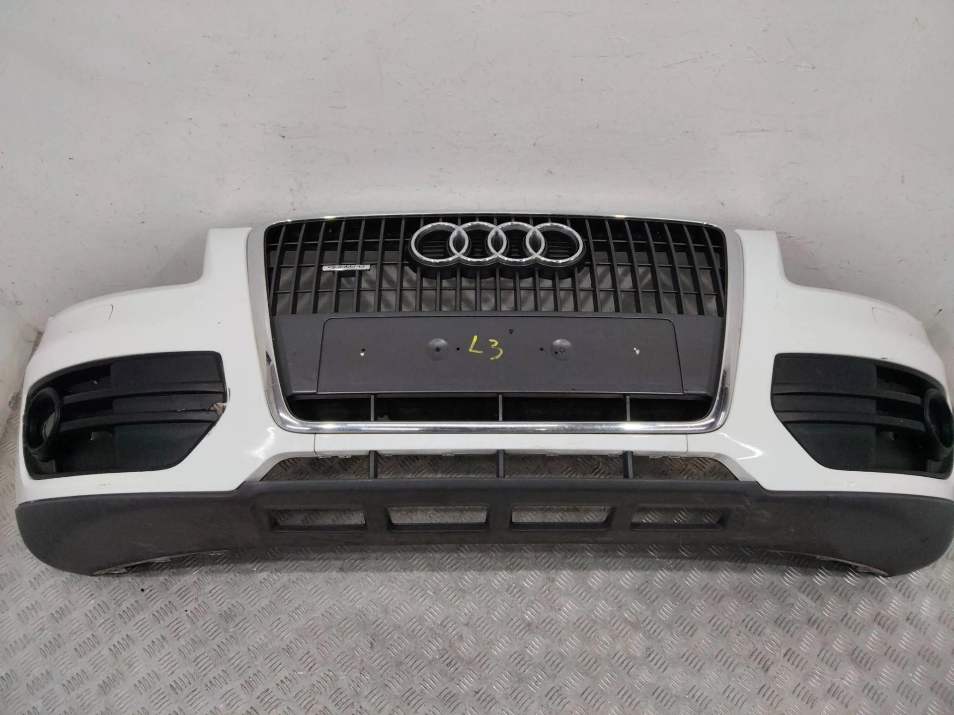 бампер передний Audi Q5 8R  2011