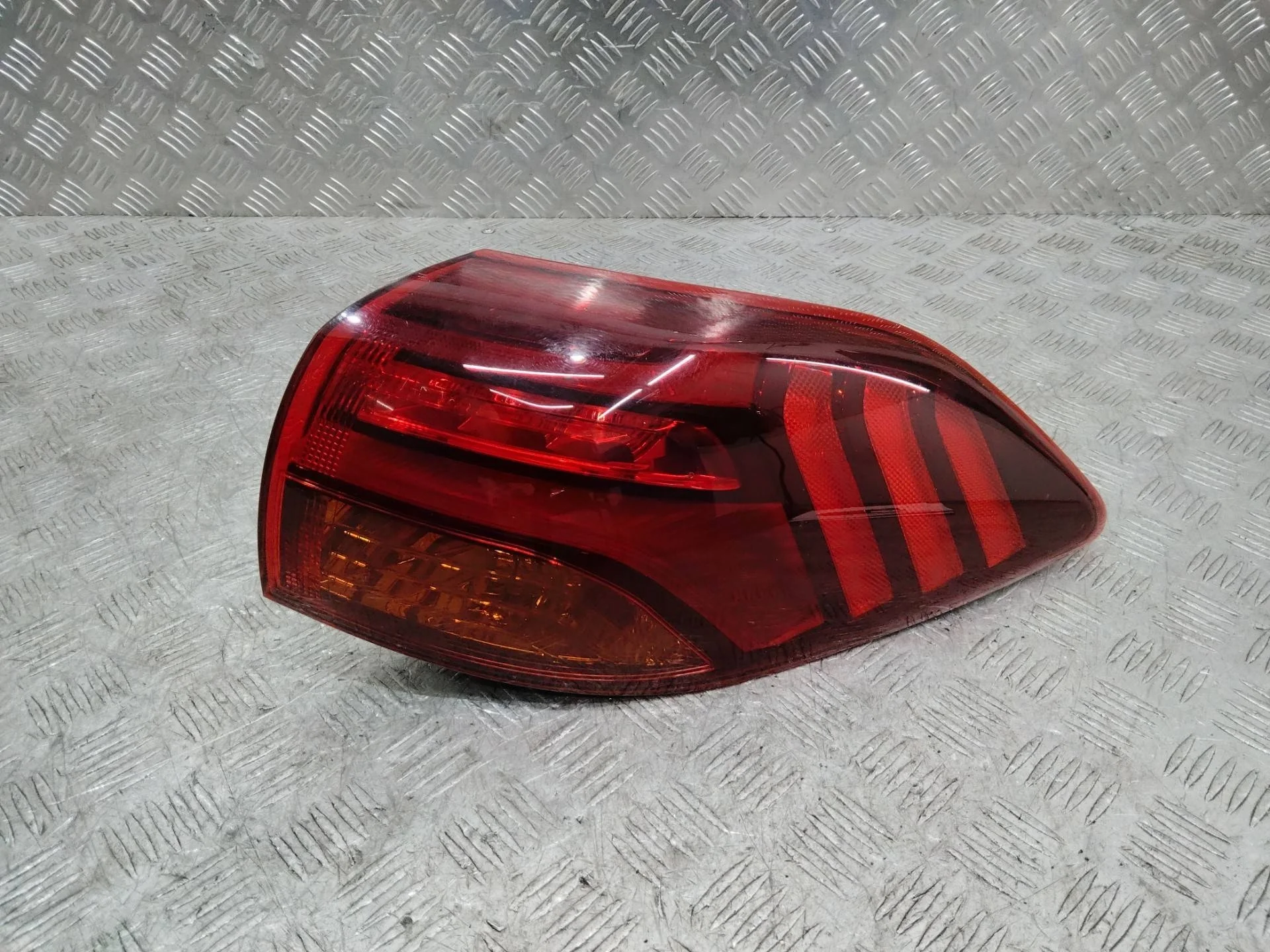 фонарь задний правый Hyundai Tucson 3  2020